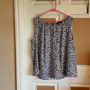 Nine West sleeveless blouse white flowers black background
